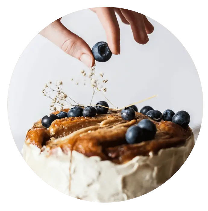 When you quit diets, you can eat cake like this banana and blueberry cake without feeling guilt 